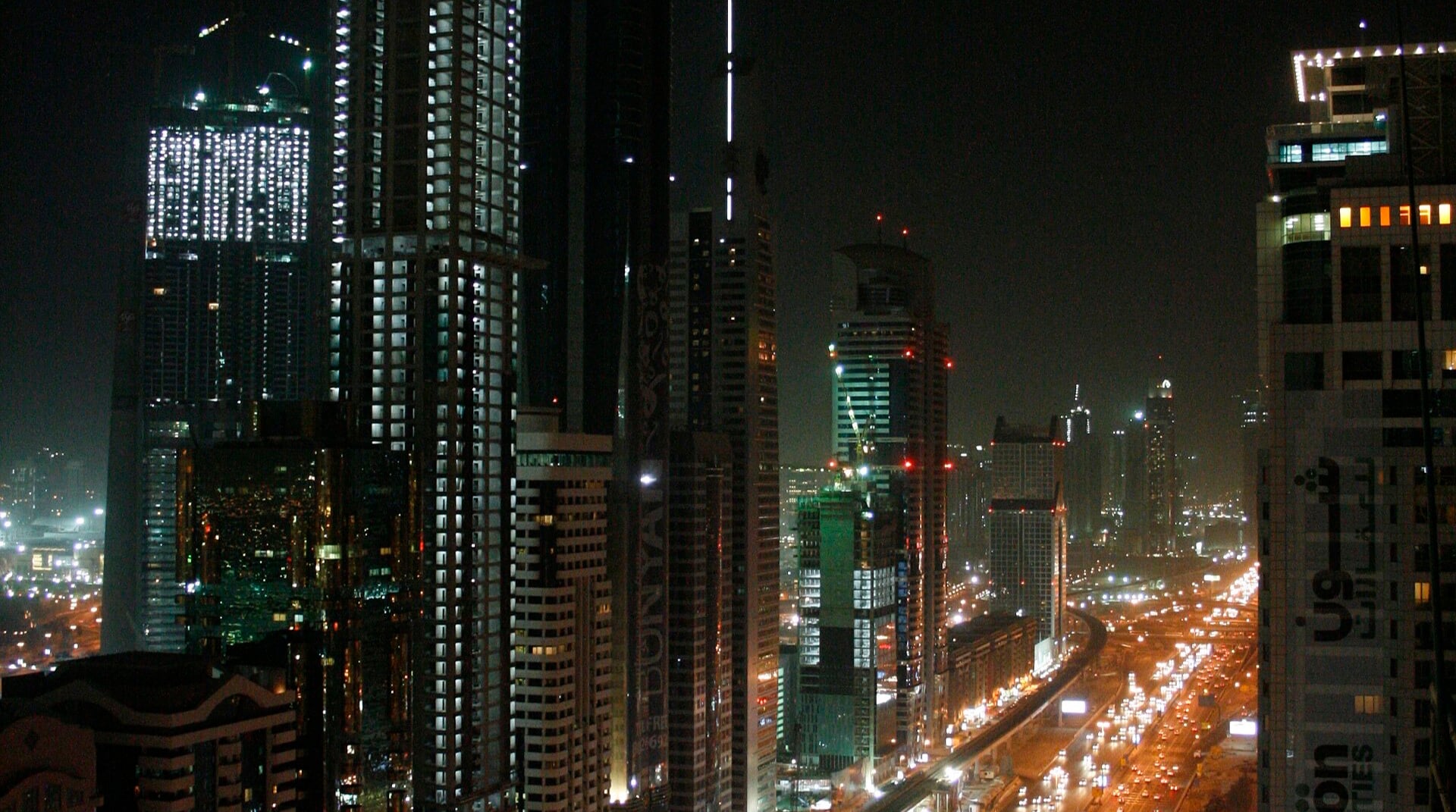 Mietrendite Dubai: Was 6-9 % brutto wirklich nach Service Charges und Steuern bedeuten
